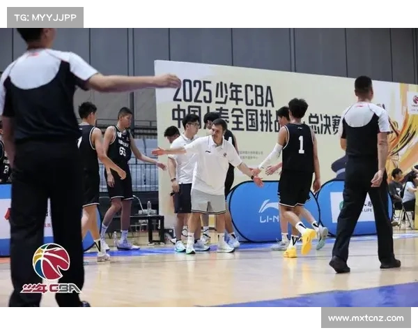 少年CBA总决赛清华附中勇夺冠军展现青春风采篮球梦想再起航 少年CBA总决赛清华附中勇夺冠军展现青春风采篮球梦想再起航